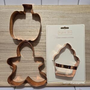 (3) COPPER COOKIE CUTTERS  GINGERBREAD MAN Pumpkin Cupcake USED